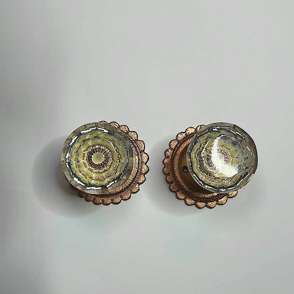 UO Antique Crystal & Brass Doorknob Curtain Tie-back Hooks (set of 2) - Picture 4 of 5
